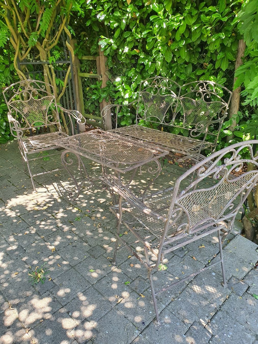 Set de table et chaises: Gartenmöbel aus Eisen – D'occasion à Suhr par Marisa_61 1