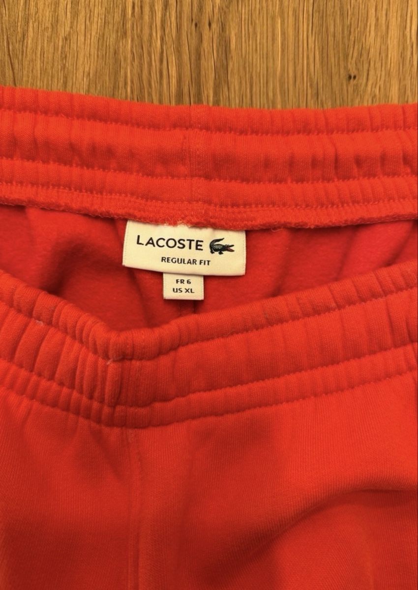 Lacoste Pantaloni: Lacoste Short Kurze Hose Gr XL Rot – Usato da Deitingen venduto da Himhip 2
