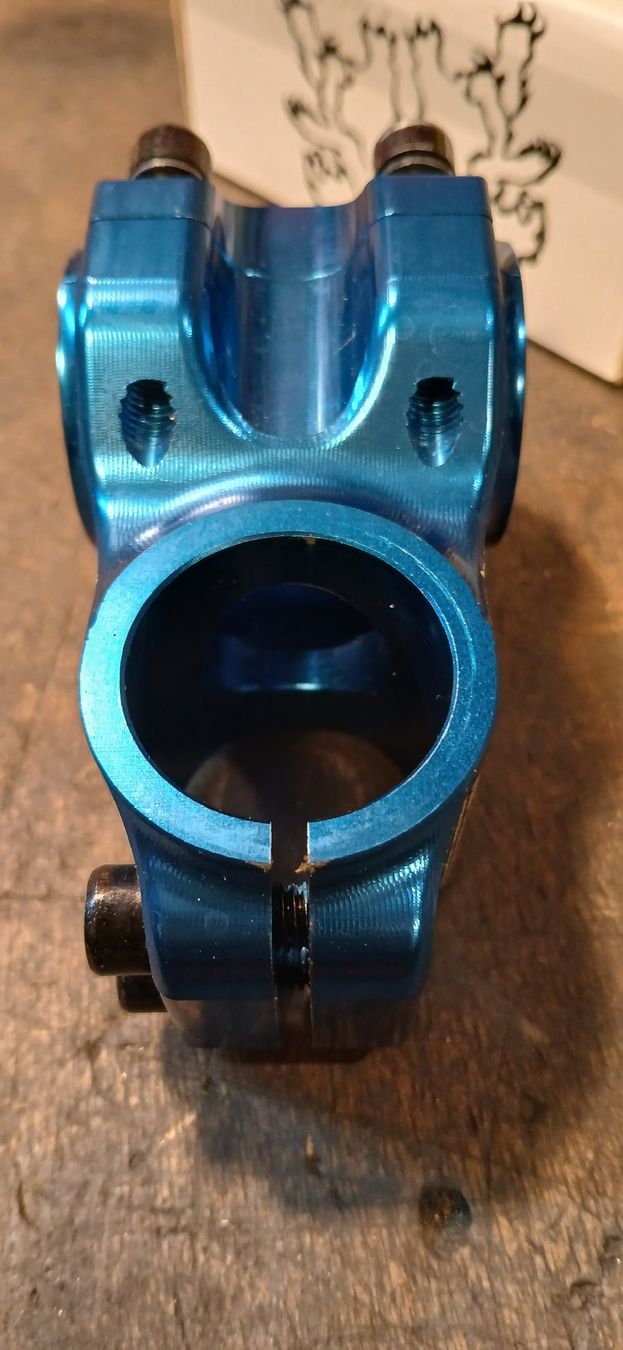 Pezzi di ricambio: vorbau Chromag blau – Usato da Adliswil venduto da trujillo01 5