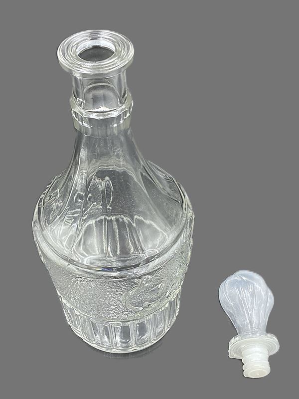 Altro in Stoviglie & Bicchieri: Edle Glasflasche | Glaskorken – Usato da Wittenbach venduto da Restwert_St-Gallen