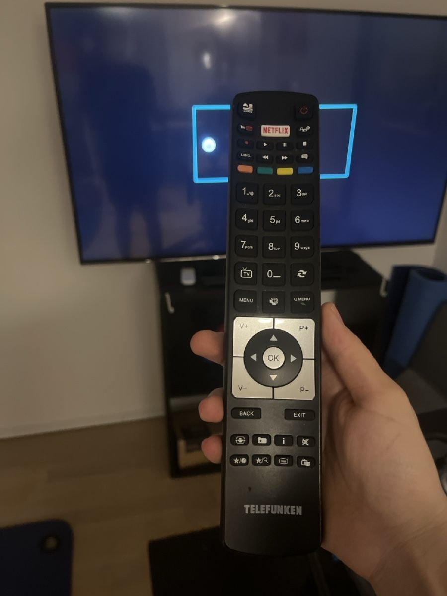Telefunken Televisori: TELEFUNKEN UHD LED TV inkl. TV Halter – Usato da Hombrechtikon venduto da Kaatja 2
