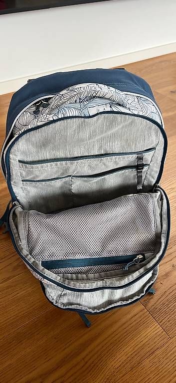 Sacs à dos: Schulrucksack Deuter Strike mit Stiftemäppchen – D'occasion à Kastanienbaum par pet_57dn 4