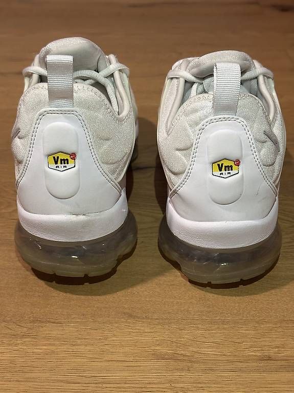 Scarpe da uomo: NIKE VAPORMAX PLUS WEISS – Usato da Veltheim AG venduto da timon19 3