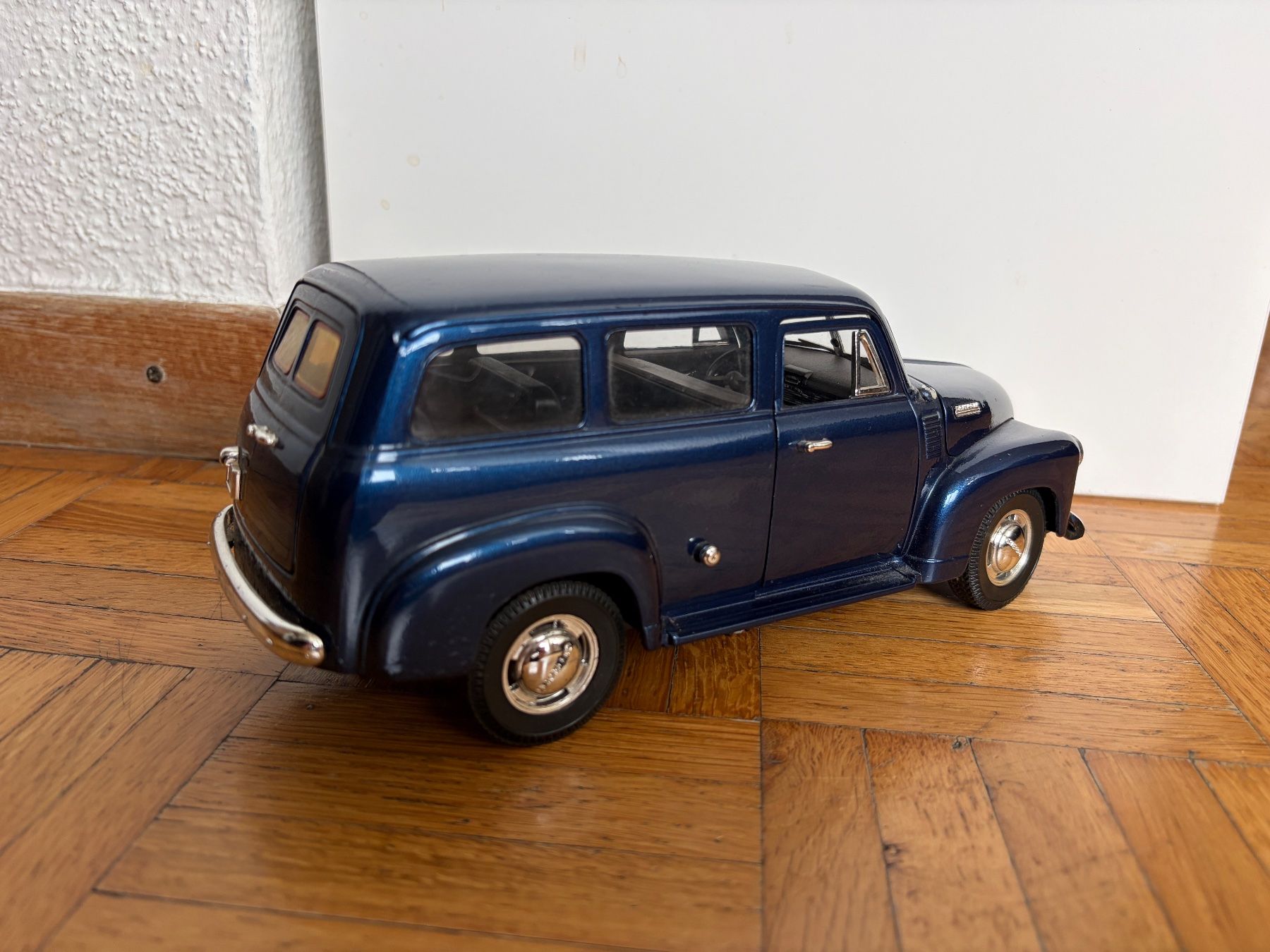 Chevrolet Modellautos: Chevrolet Suburban 1950 – Gebraucht aus Neuhausen von Jeff. 7