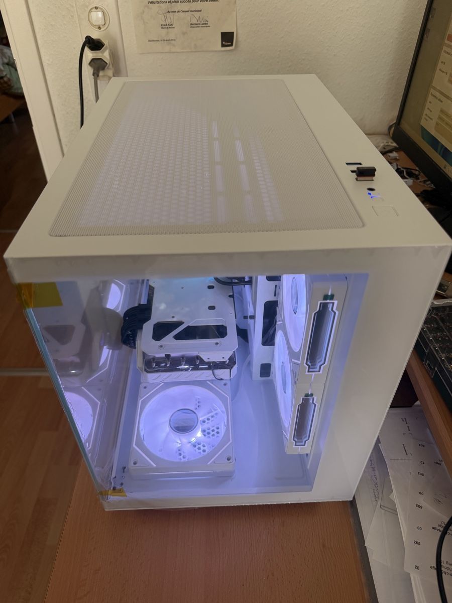 PCs: Pc Gamer blanc – D'occasion à Biel/Bienne par t_a13x 1