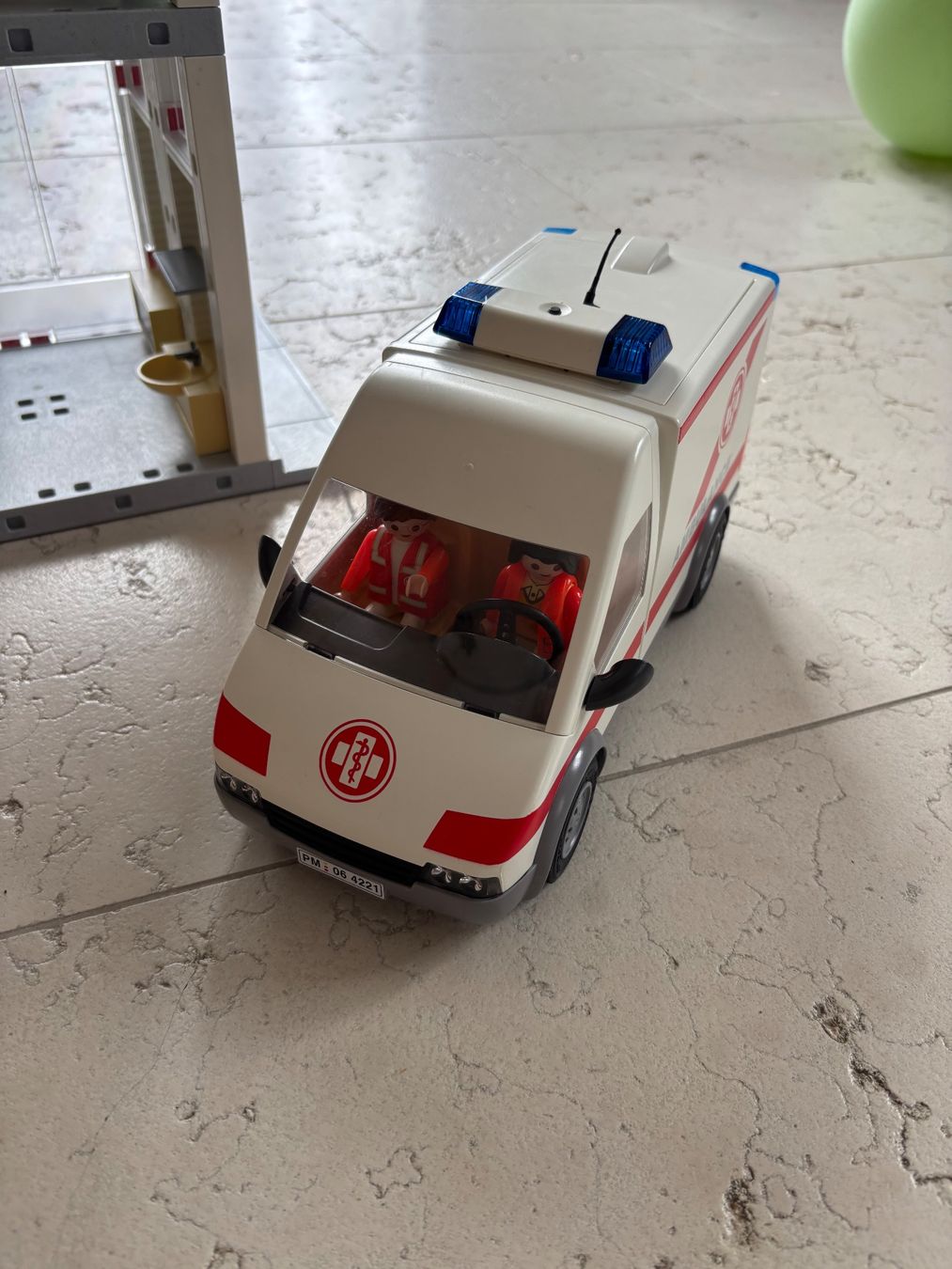 Playmobil Jouets: Grosses Krankenhaus mit Einrichtung – D'occasion à Bäretswil par san_mmm2 1