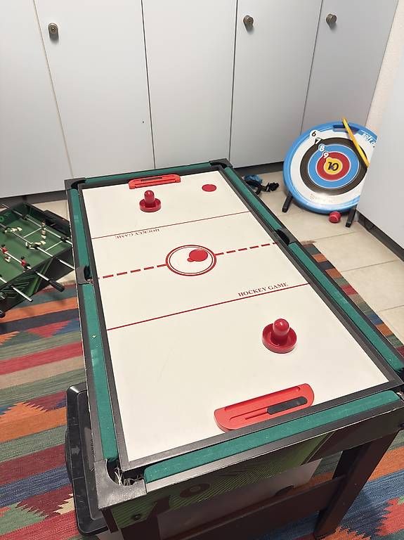 Giochi: Vendo calcetto balilla multi giochi  – Usato da Giubiasco venduto da Vaughn6387 1