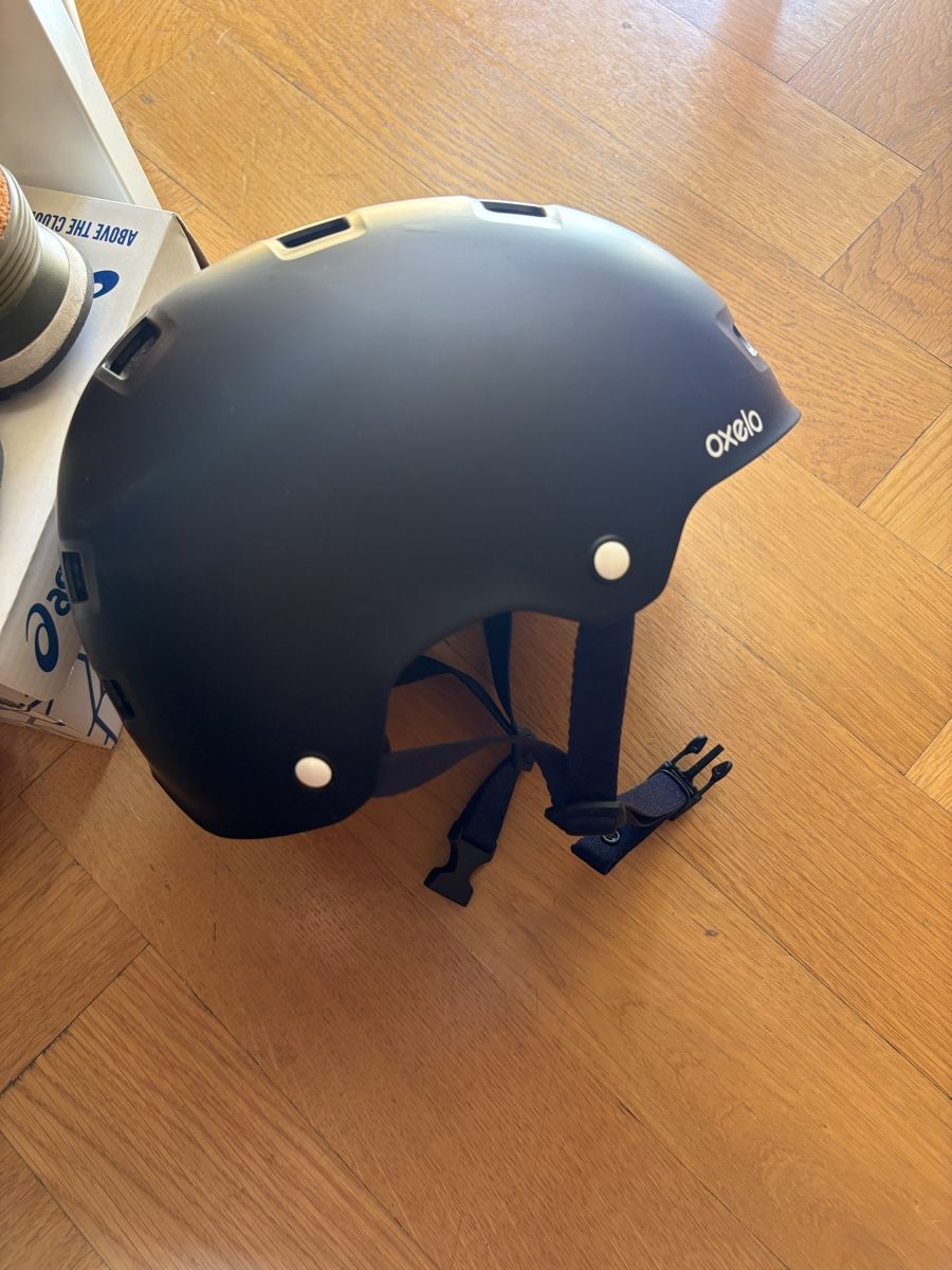 Decathlon Casques: Casque vélo décathlon  – Neuf (Voir description) à Genève par flo_qxp6