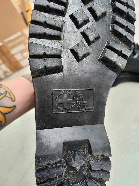 Scarpe da uomo: Doc Martens Jadon 2 Vegan 41 – Usato da Basel venduto da Lalilolelu 1
