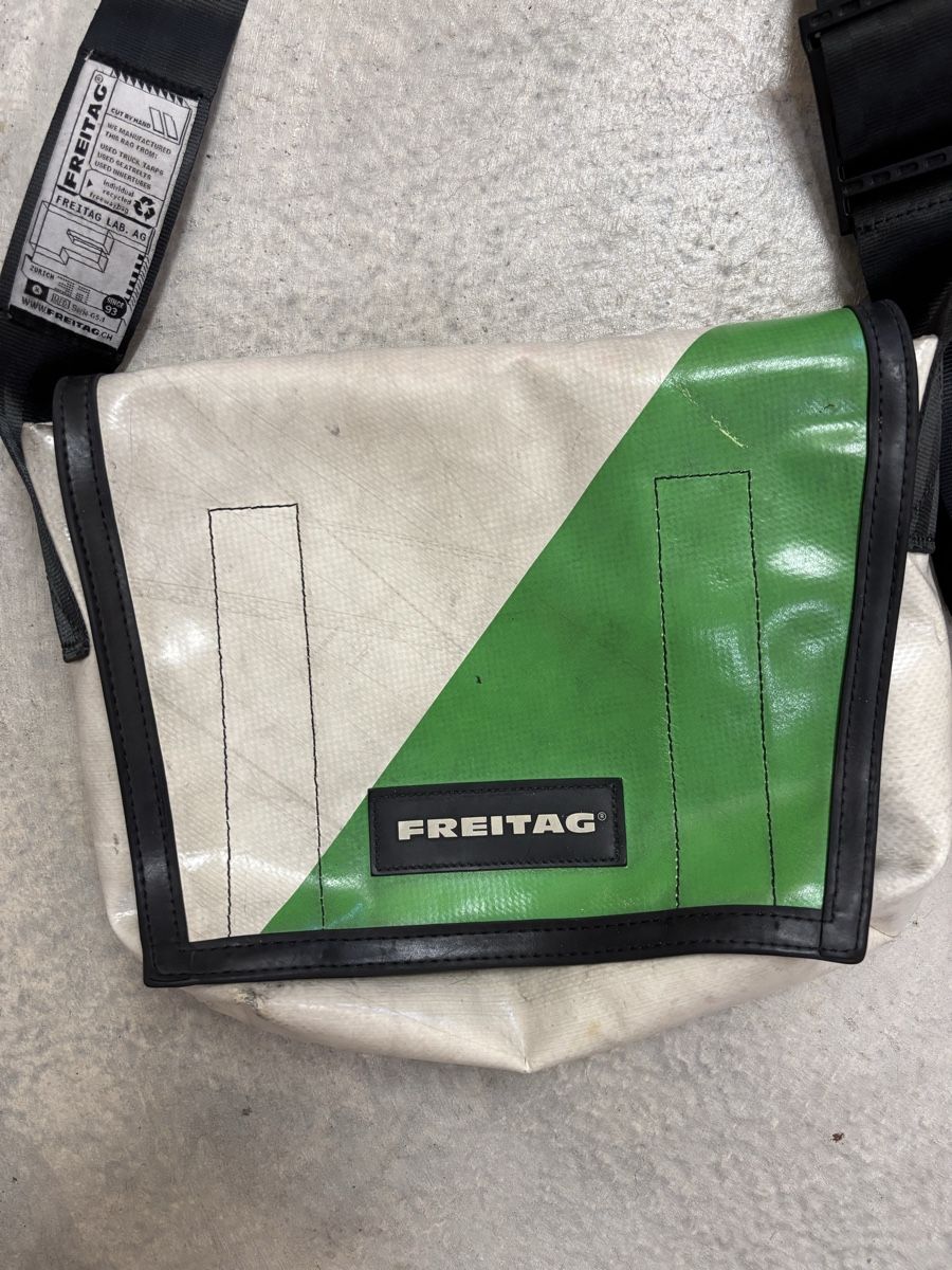 Freitag Borse: Freitag Tasche weiss/grün  – Usato da Thalwil venduto da Sterla 3