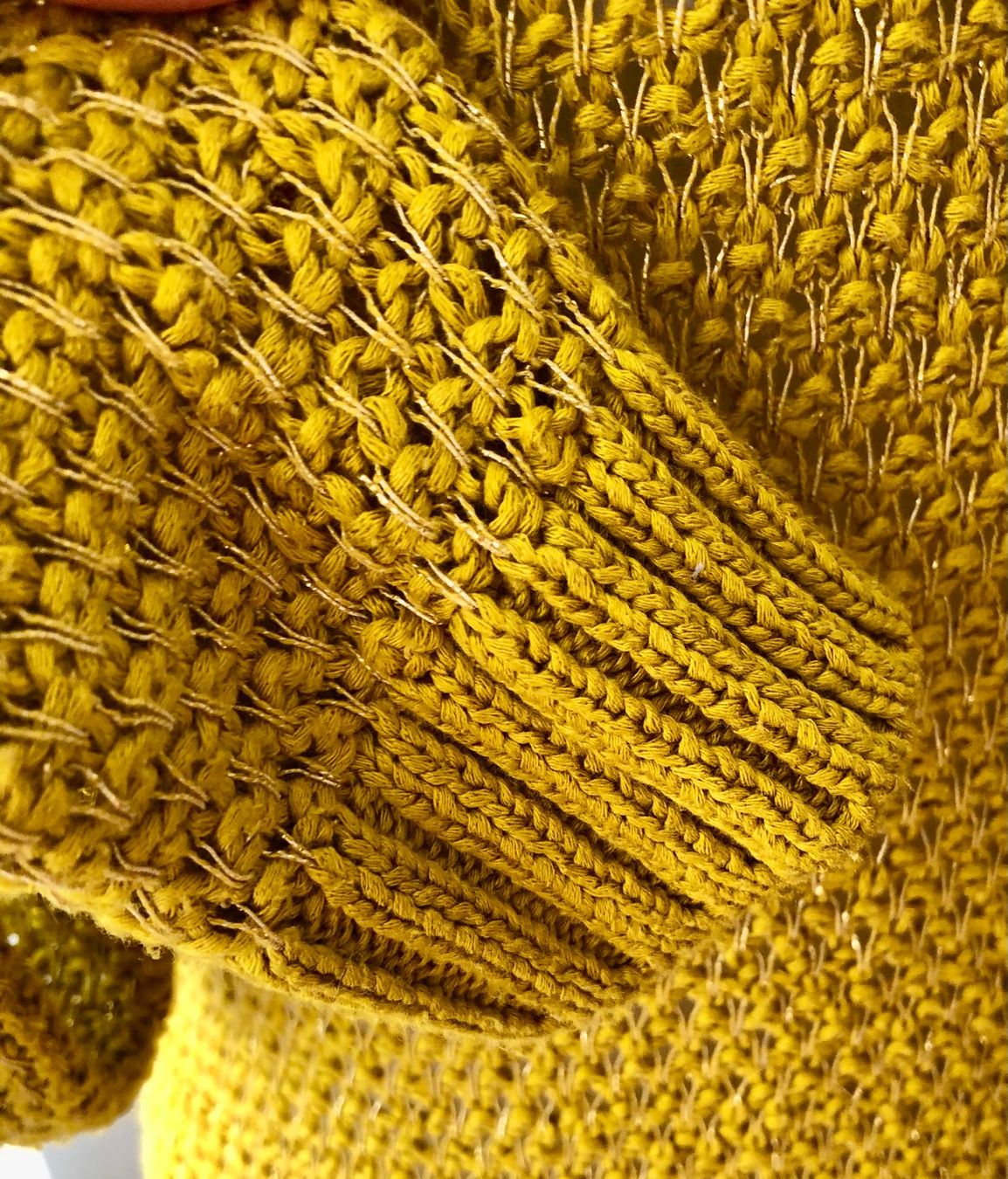 Promod Pulls & Sweat-shirts: Promod Pullover, Pulli, senfgelb 38 M, mit Goldfäden, Damen – D'occasion à Zürich par DepotCharity 2