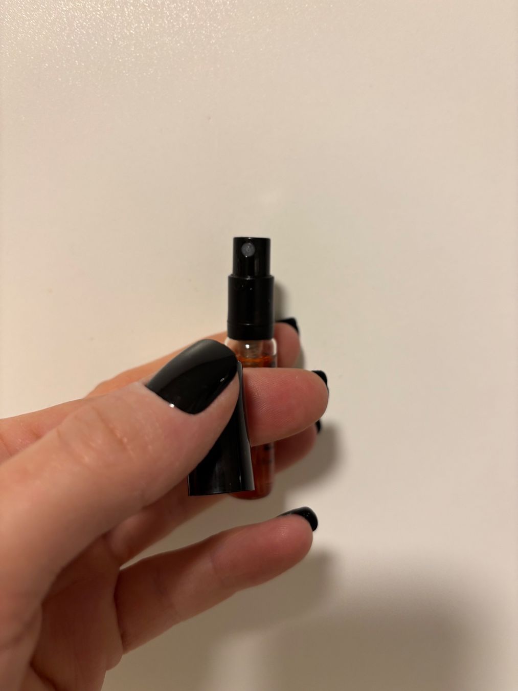 Lattafa Profumi & Eau de Toilette: Lattafa Mayar Cherry Intense EDP 4ml., Neu – Nuovo e nell'imballaggio originale da Zürich venduto da deruja 2