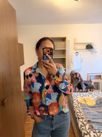 Colorful loose fitting vintage blouse in great condition