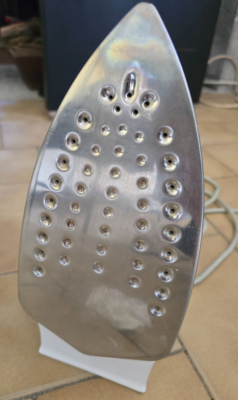 Ferri da stiro: Fer à repasser – Usato da Chatelaine venduto da Madame-lol 2