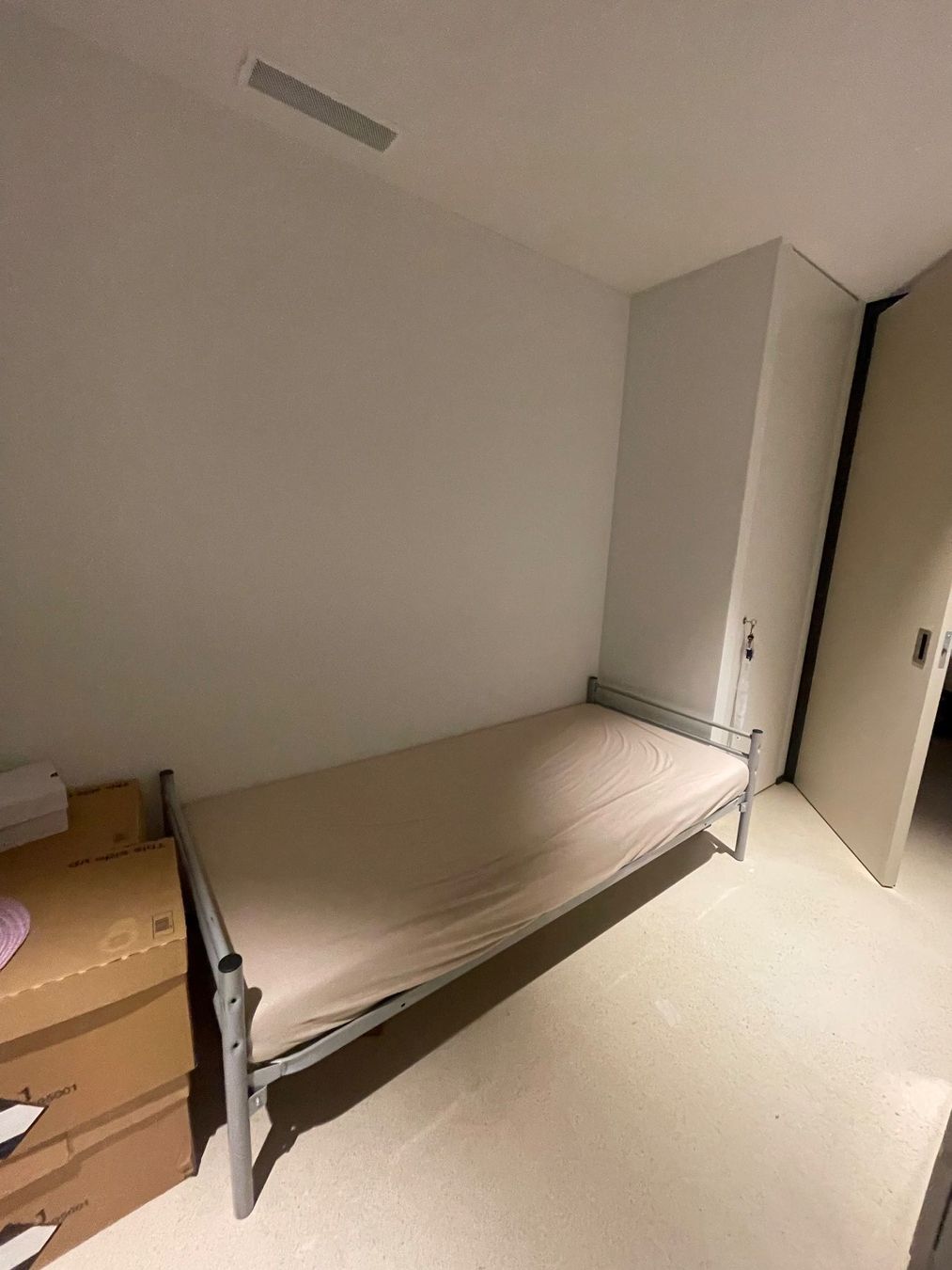Betten: Bett mit Matratze – Gebraucht aus Zürich von bcd_5stf 1