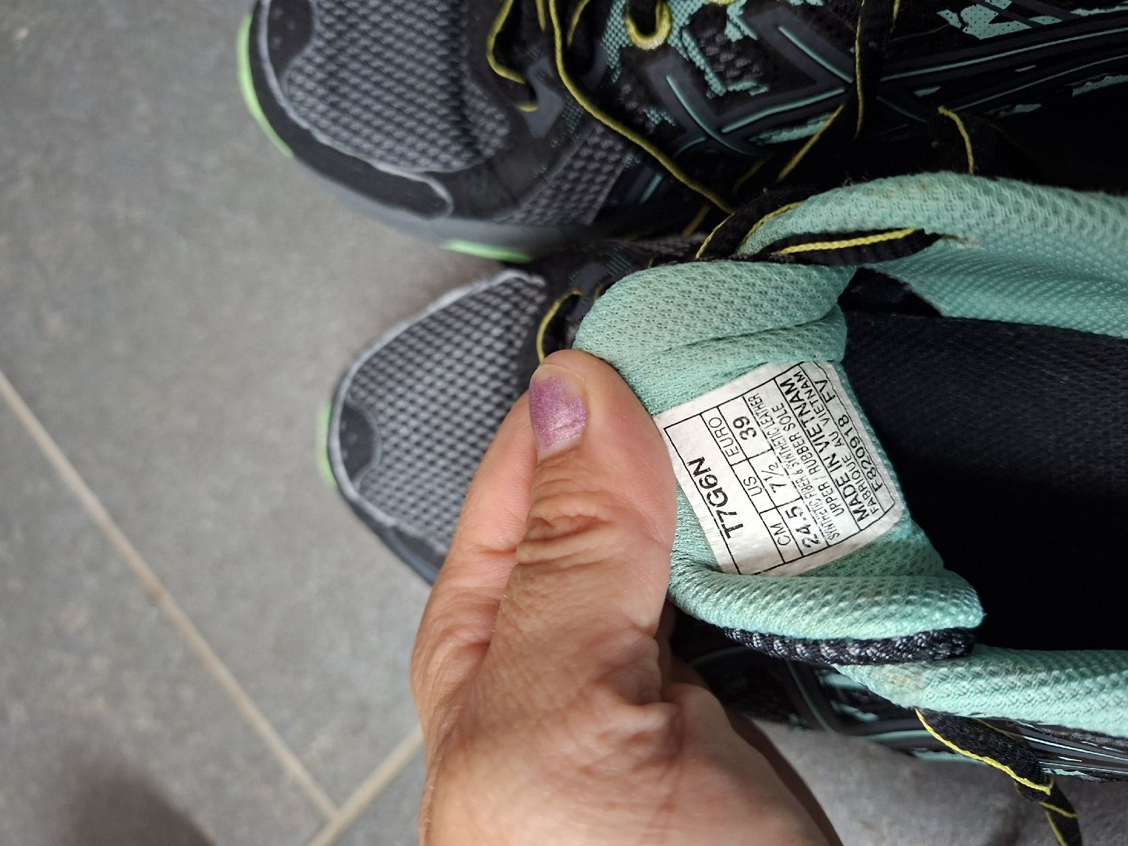 Asics Damenschuhe: Asics Sneakers Gr.39 – Gebraucht aus Biberist von Stylux01 2