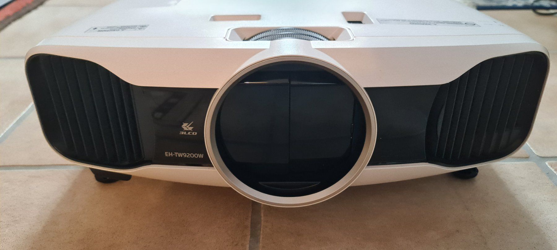 Epson Vidéoprojecteurs: Epson Beamer EH-TW9200W – D'occasion à Seengen par Fb0