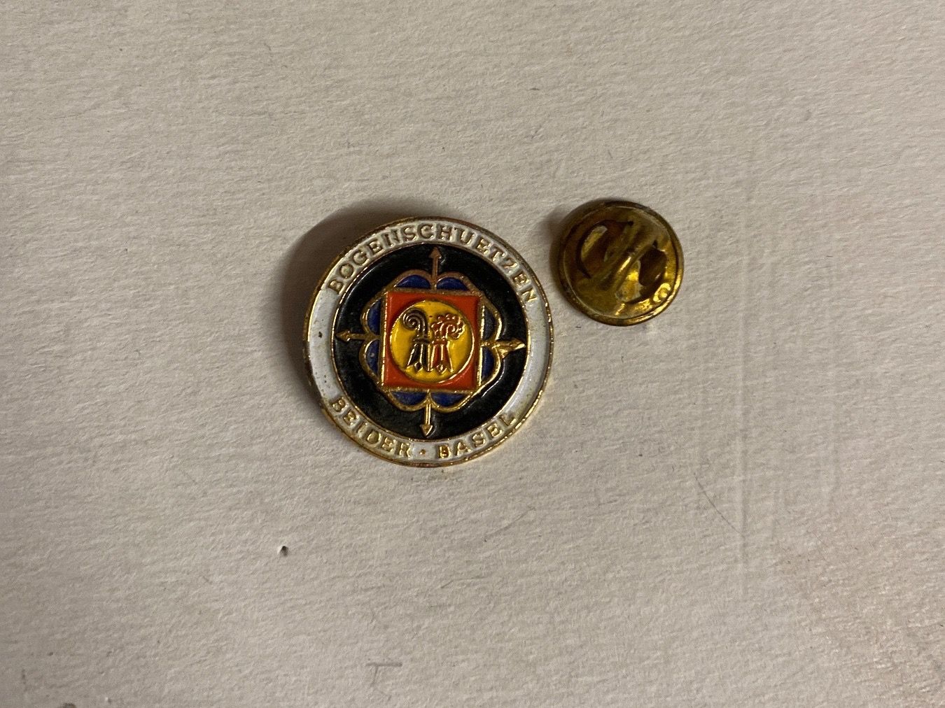 Placchette & Badge: PIN'S - BASEL - BEIDER – Usato da Le Brassus venduto da cinema13