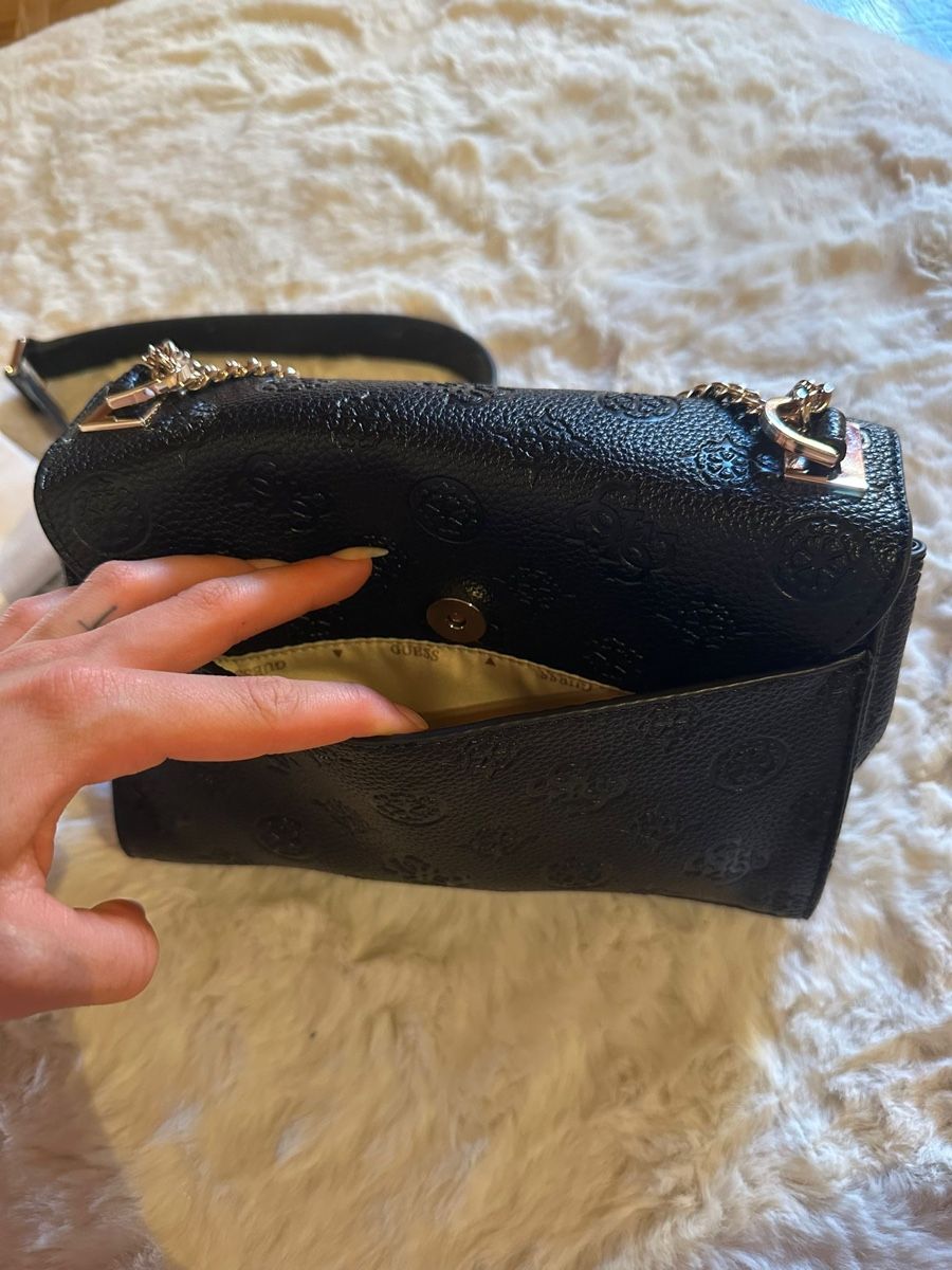Guess Sacs femmes: Guess Handtasche  – D'occasion à Bülach par de._.saem 8