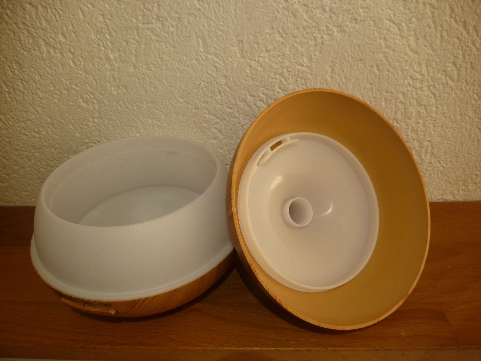 Diffusori di oli essenziali: Aroma-Diffusor & Luftbefeuchter PrimaVista  Holz-Optik LED – Usato da Hochfelden venduto da swissice 2