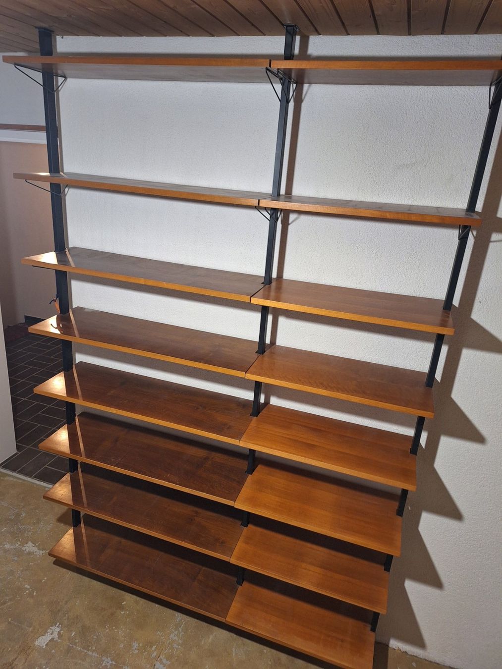 Scaffali: Bücher- Wandregal Holz Metall – Usato da Rain venduto da Flokaiser