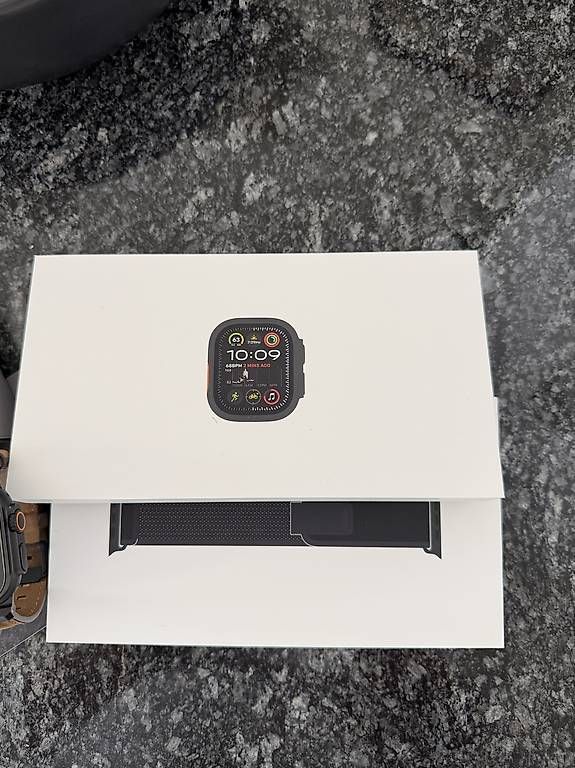 Smartwatch: Apple Watch Ultra 2 - Schwarz – Usato da Chur venduto da gbo_57bt 2