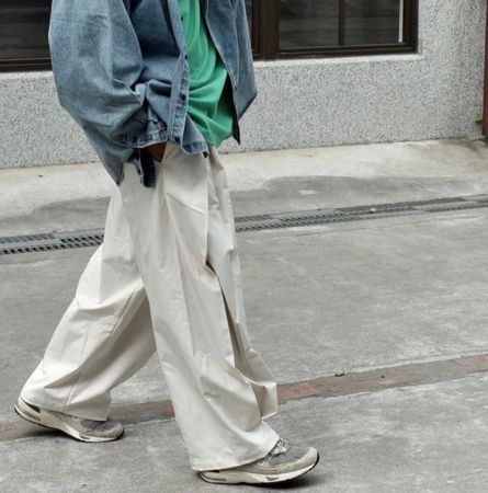 Wide-leg Pleated Trousers ivory