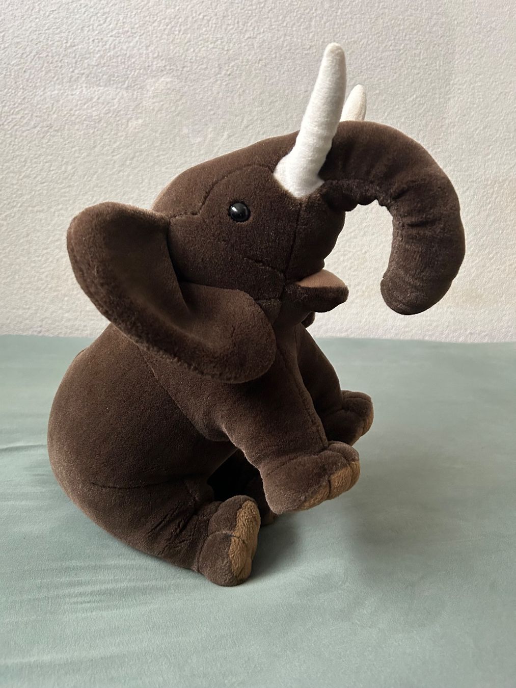 Spielzeuge: Plüschtier Elefant Grösse 45 x 25 cm – Gebraucht aus Ittigen von labrador35 3