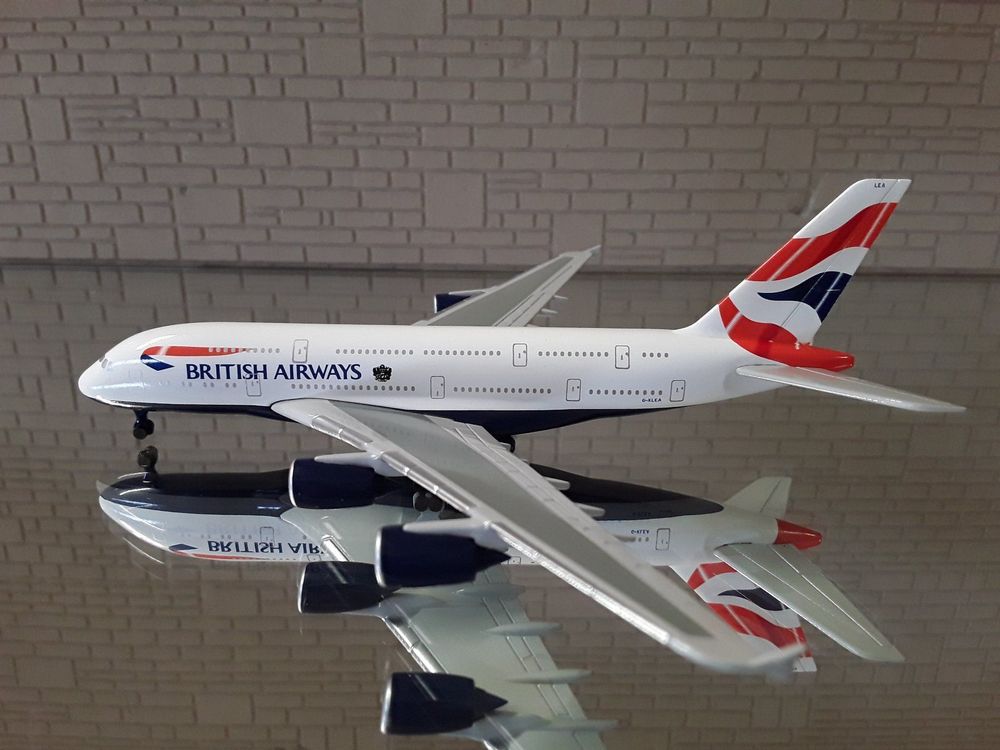 Airbus A380 Modellflugzeug 1/200 – Druckguss, 14 Zoll Lang, Mit Ständer | Sammlerstück & Deko