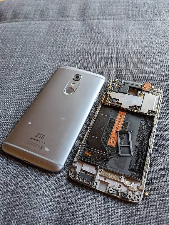 ZTE Handys / Smartphones: ZTE Axon 7 Mainboard und Teile – Defekt aus Innertkirchen von Flir 1