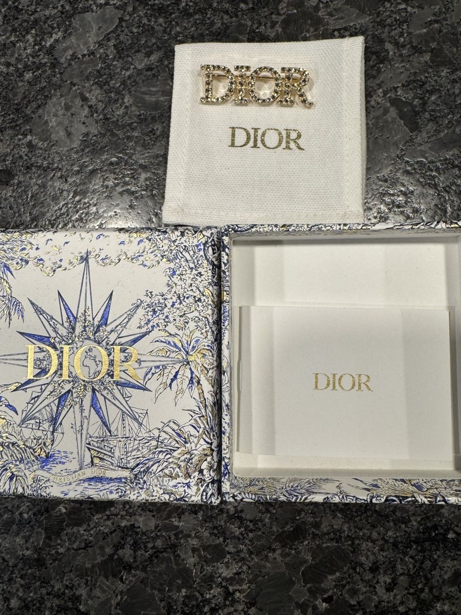Dior Spille & Fermagli: Dior Vintage Brosche – Nuovo e nell'imballaggio originale da Liebistorf venduto da Sarahx3 1
