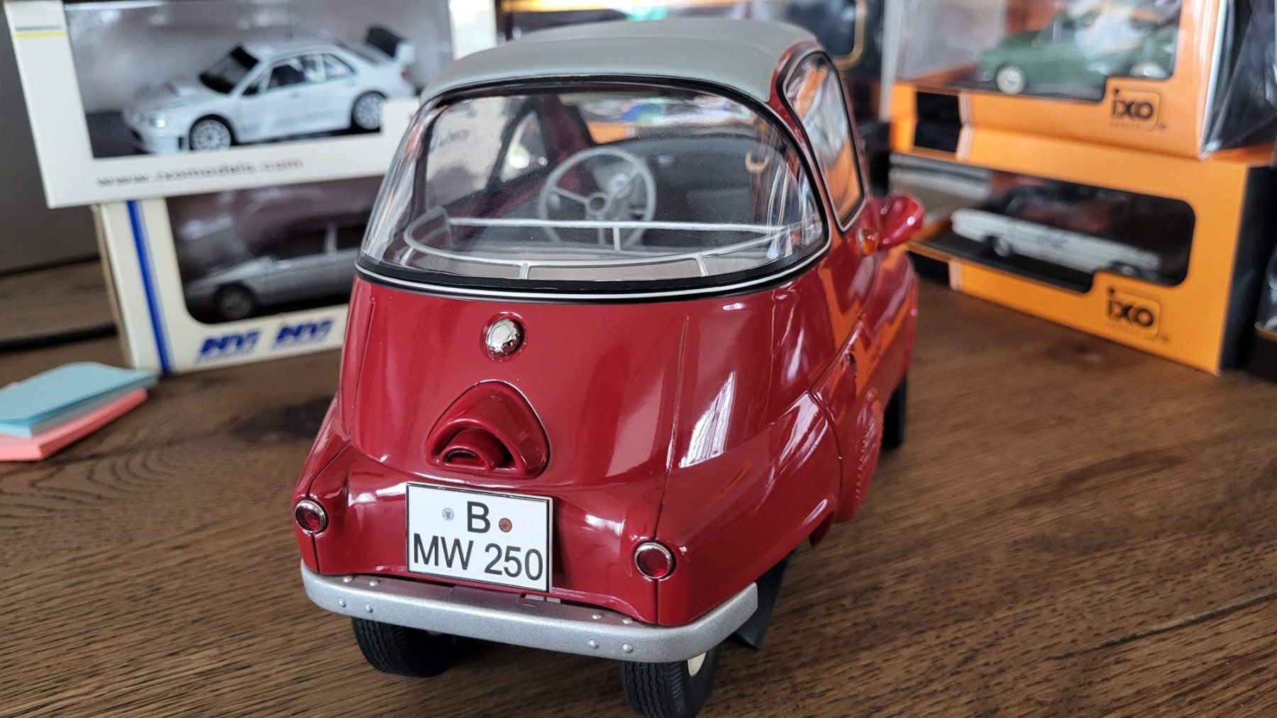 Modellautos: BMW Isetta Standard 1:12 Pemium ClassiXXs – Gebraucht aus Rothrist von Juana5 2