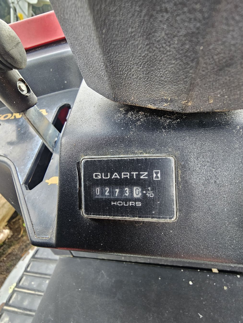 Honda Tondeuses à gazon: tracteur tondeuse  – Défectueux à Champéry par hus_7wmz 4