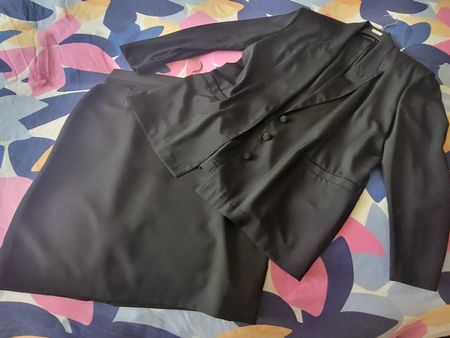 Ensemble tailleur jupe vintage noir - Élégance intemporelle!