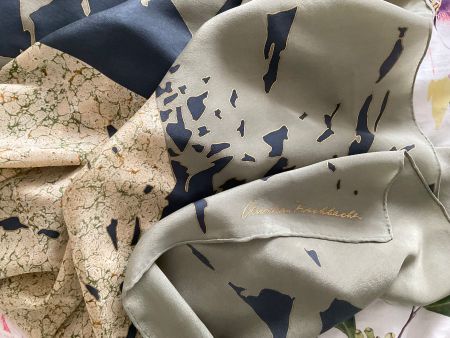 Christian Fischbacher 100% Seiden Foulard Olive/goldig