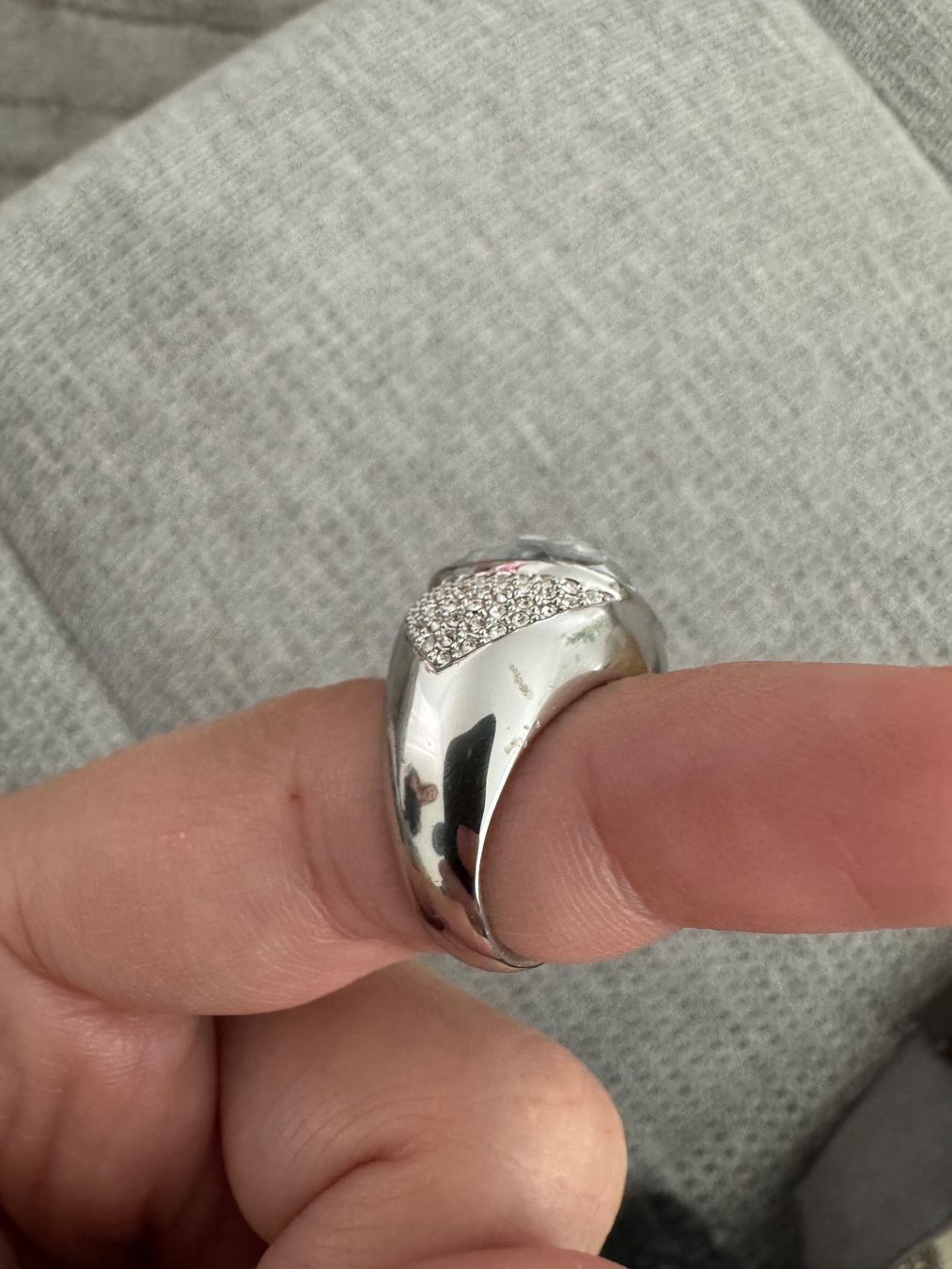 Swarovski Anelli: Swarovski Ring, Gr. 52, Farbe silber – Usato da Triesen venduto da dardaleni 1