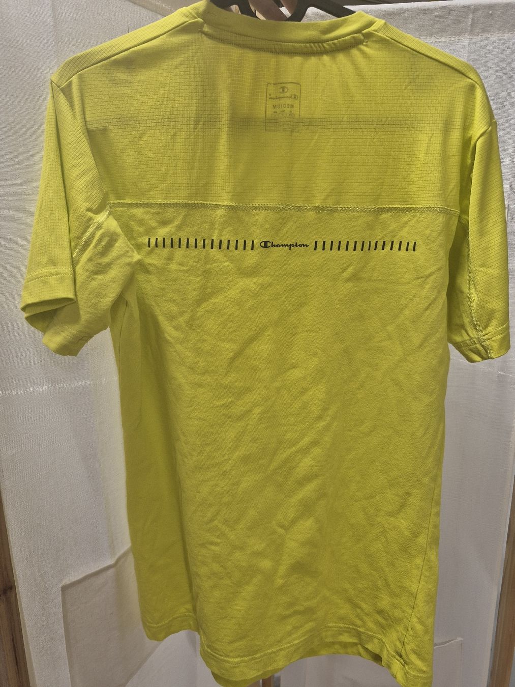 Champion T-Shirts: T-shirt Champion jaune taille M  – Gebraucht aus St-Pierre-Clages von _RV 2