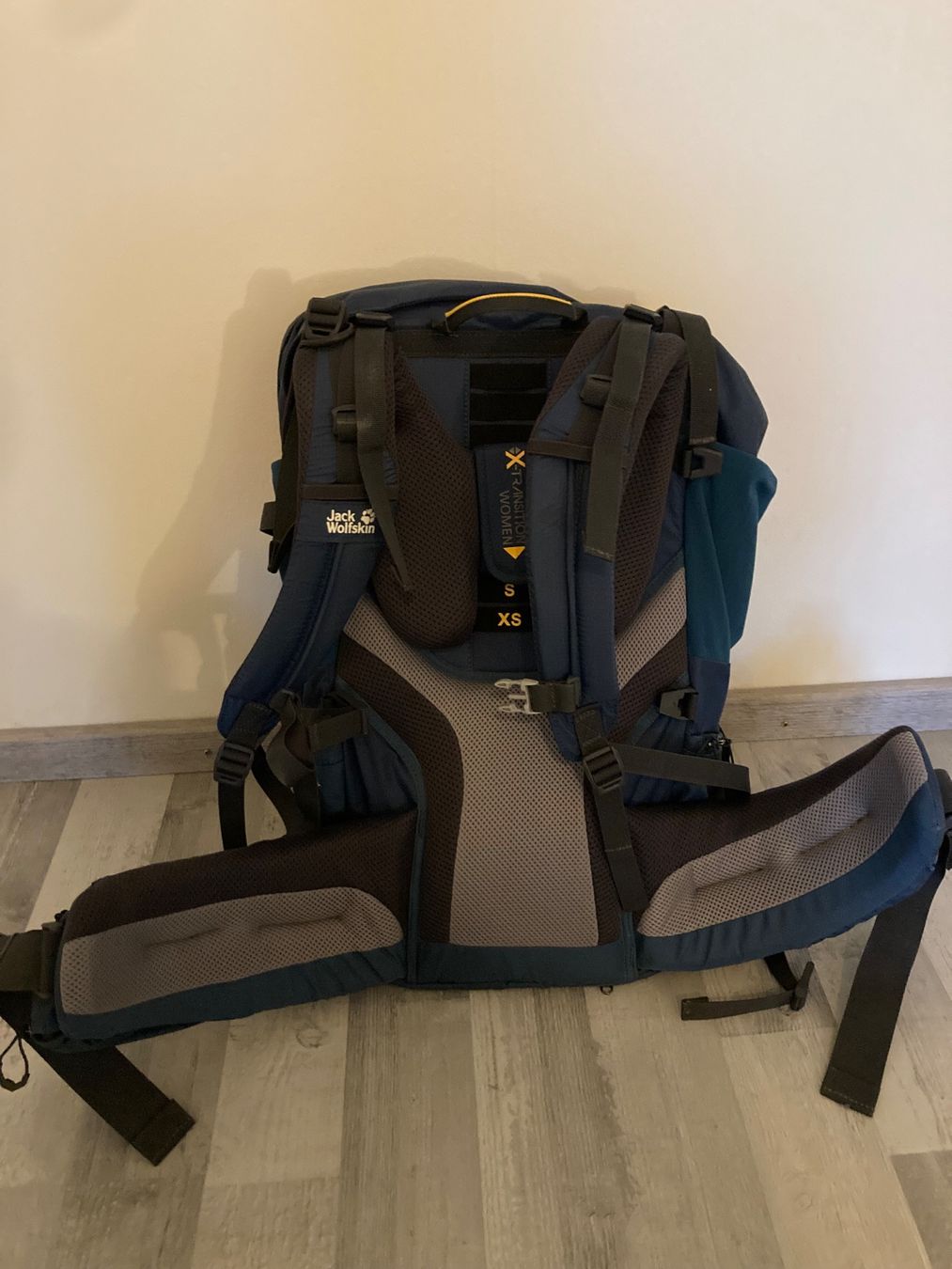 Jack Wolfskin Zaini: Jack Wolfskin Trekking Rucksack 50l – Nuovo (secondo la descrizione) da Winterthur venduto da medardus01 1