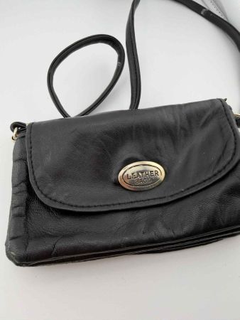 Vintage Echtleder Handtasche, klein & schwarz ✅