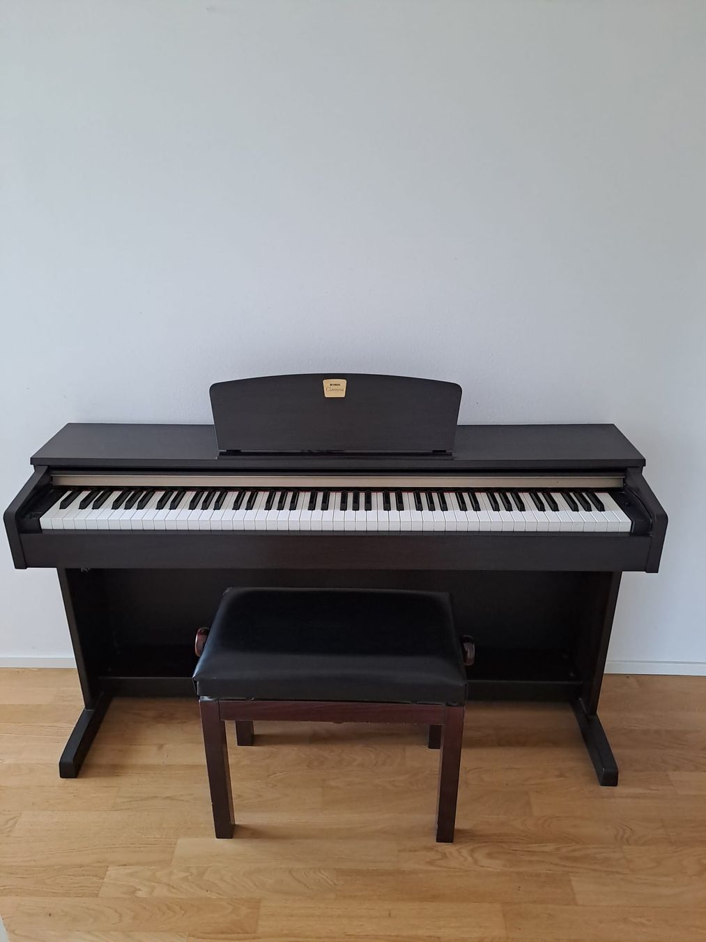 Yamaha Strumenti musicali: Yamaha Clavinova Digitalpiano inkl. Hocker – Usato da Riehen venduto da san_jg7c