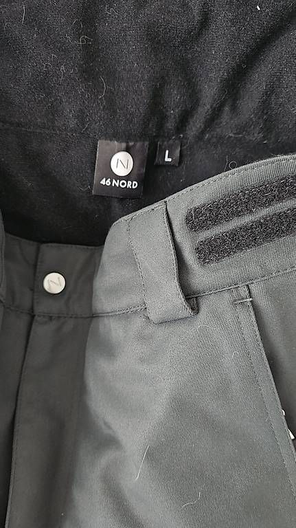 46 Nord Lotti di vestiti: Skijacke und Hose – Usato da Siebnen venduto da SchuJas 1