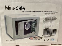 fabrikneu: Elektro Mini-Safe / Tresor inkl. Montagematerial