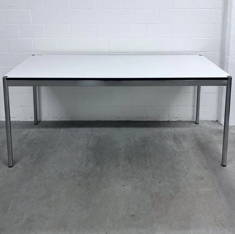 USM Tavoli: USM Tisch, Kunstharz Perlgrau, 175x75cm – Usato da Winterthur venduto da ced_x9sr 1