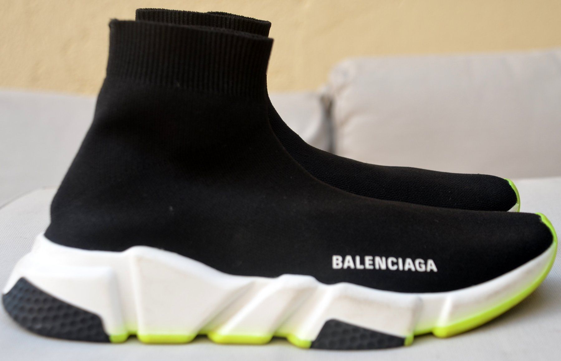 Balenciaga Herrenschuhe: Balenciaga SpeedTrainer Sneakers .39 – Gebraucht aus Collonges von Auganien 1