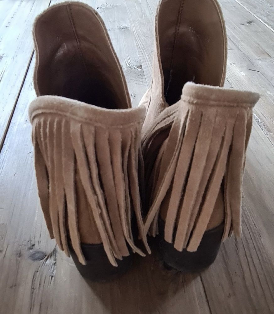 Zara Damenschuhe: Zara Stiefelette mit Fransen, Gr. 39 – Gebraucht aus Bern von Princesse_Stephanie 1