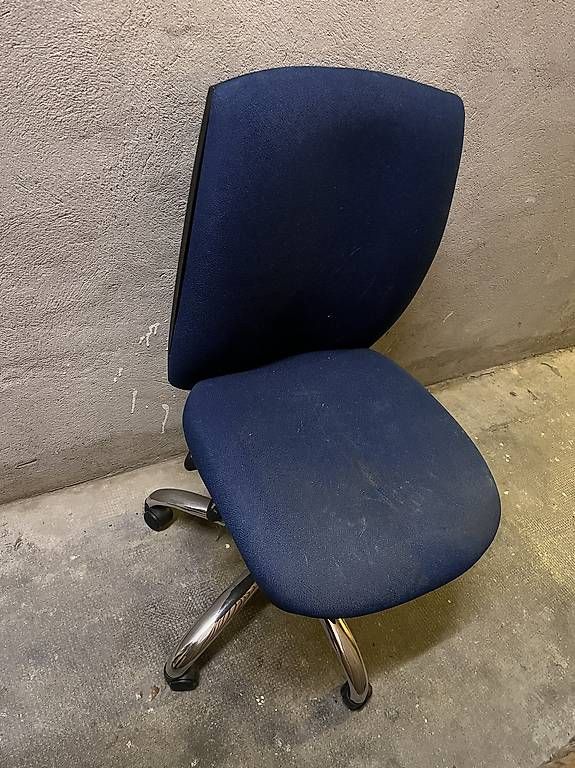 Sedie: Chaise de bureau bleu – Usato da Chézard-St-Martin venduto da mar_mv7g 2