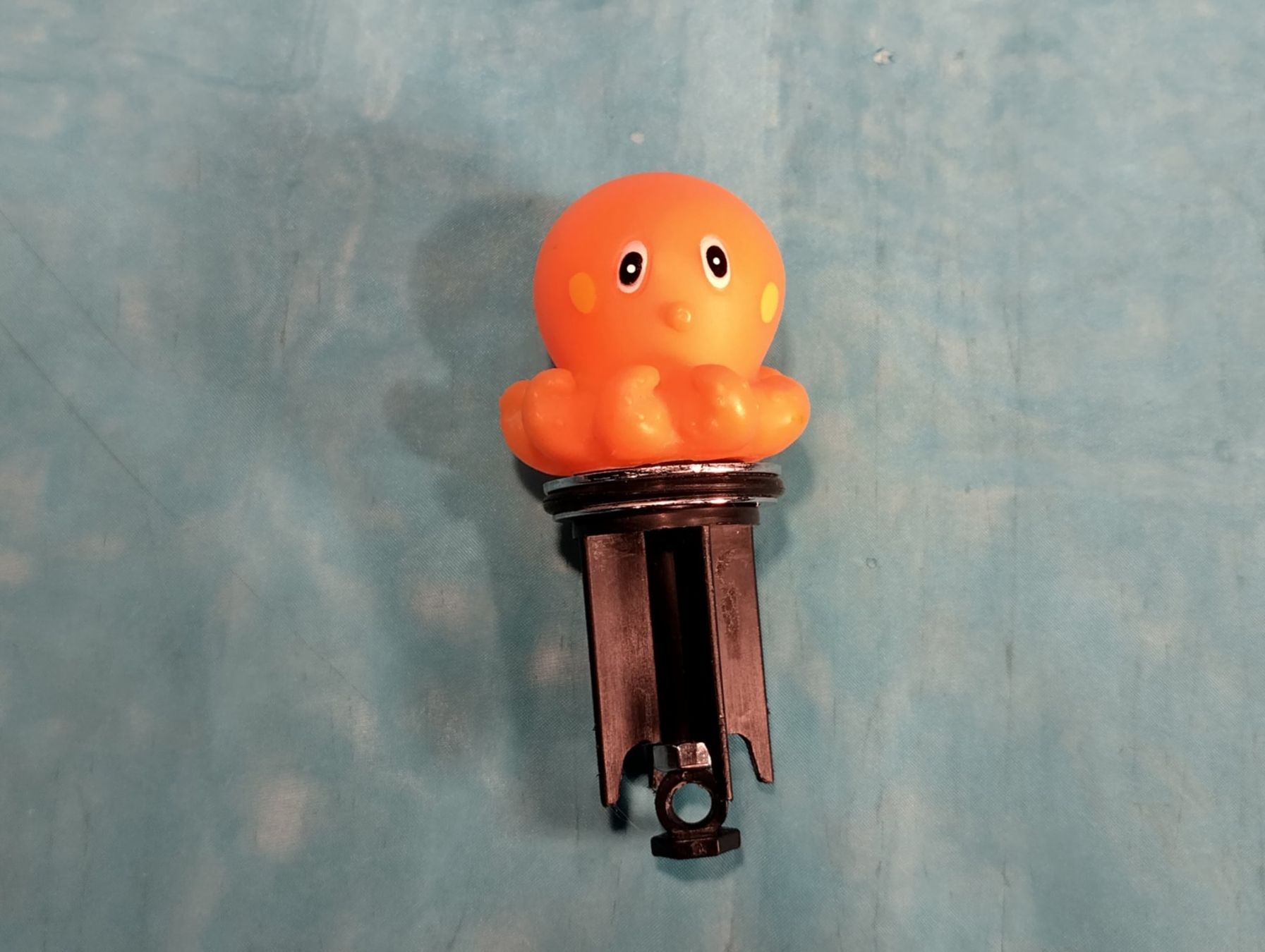 Lavabi & lavandini: Lavabostöpsel mit Tintenfisch, Dm: 4cm – Nuovo (secondo la descrizione) da Bellach venduto da JingleCherry
