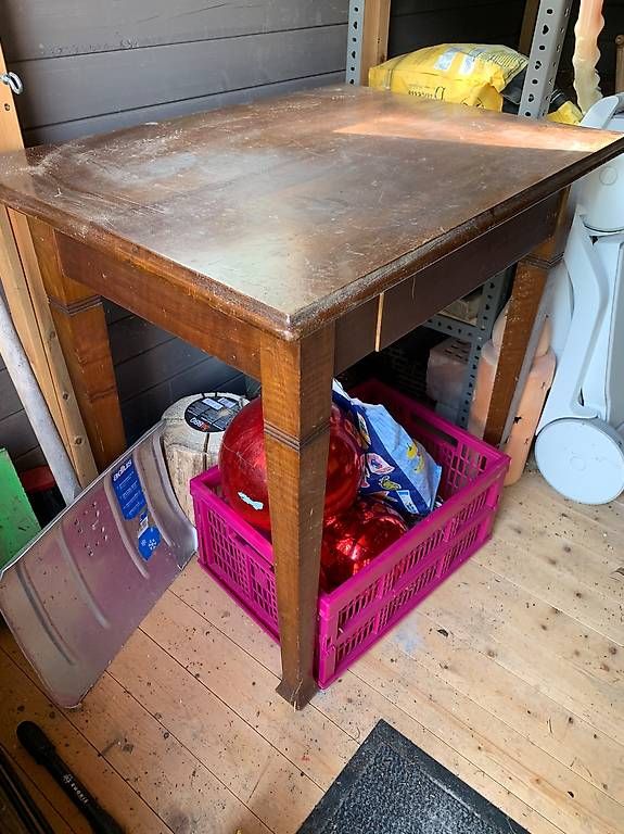 Tische: Kleiner alter Tisch – Gebraucht aus Liestal von redfive01