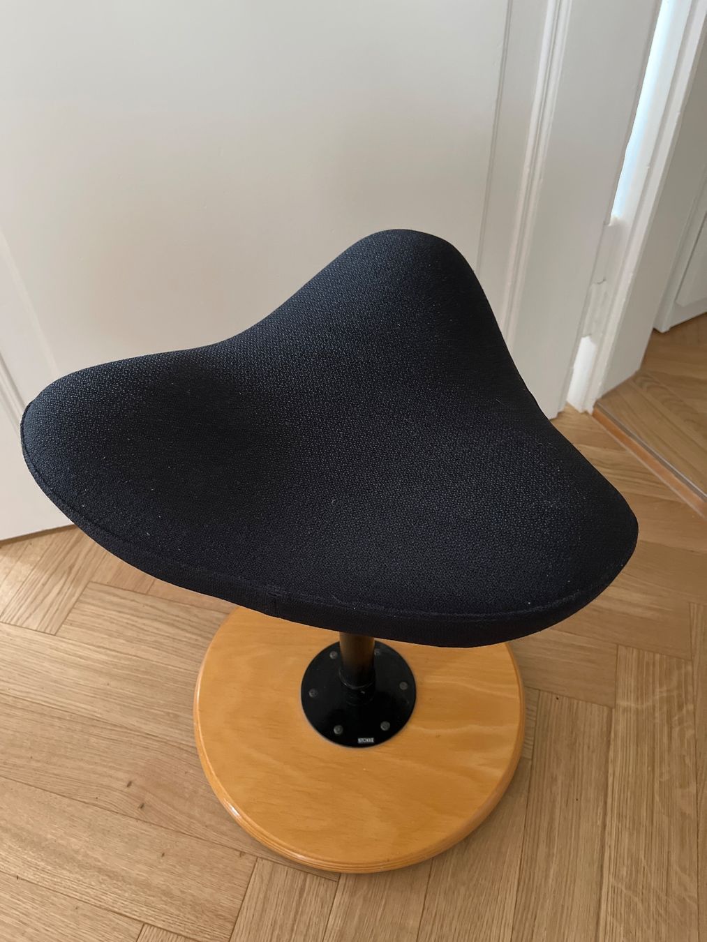 Stokke Sgabelli: Drehhocker höhenverstellbar, Stokke – Nuovo (secondo la descrizione) da Schaffhausen venduto da vha_6jgd 1