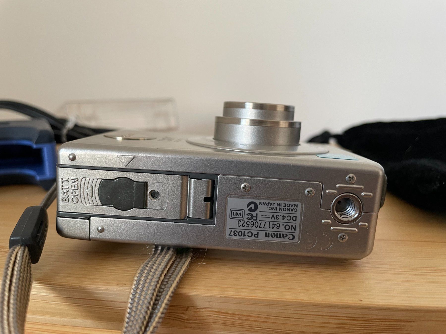 Canon Fotocamera: Canon Ixy Digital 320 – Difettoso da Petit Lancy venduto da gil_hr6v 7
